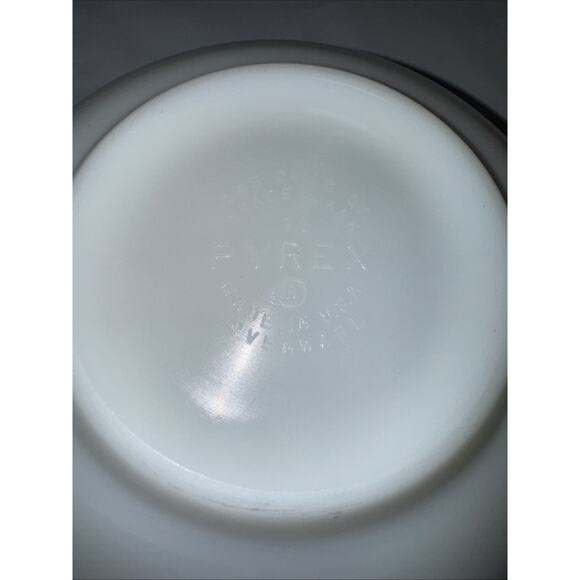 Pyrex 443 Early Americana 2 1/2qt Cinderella Round Casserole Dish Brown on White - Picture 3 of 16